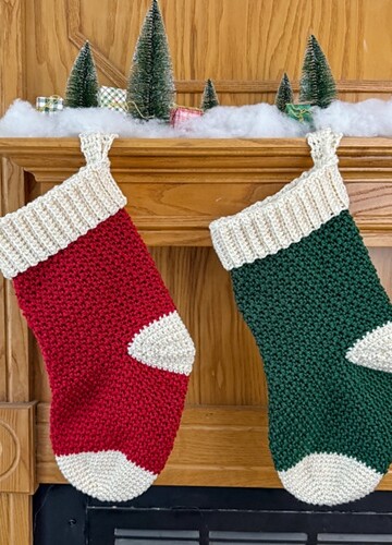 14 Crochet Christmas Stocking Free Patterns