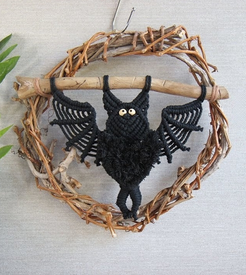 Macramé Fall Bat Wall Decor