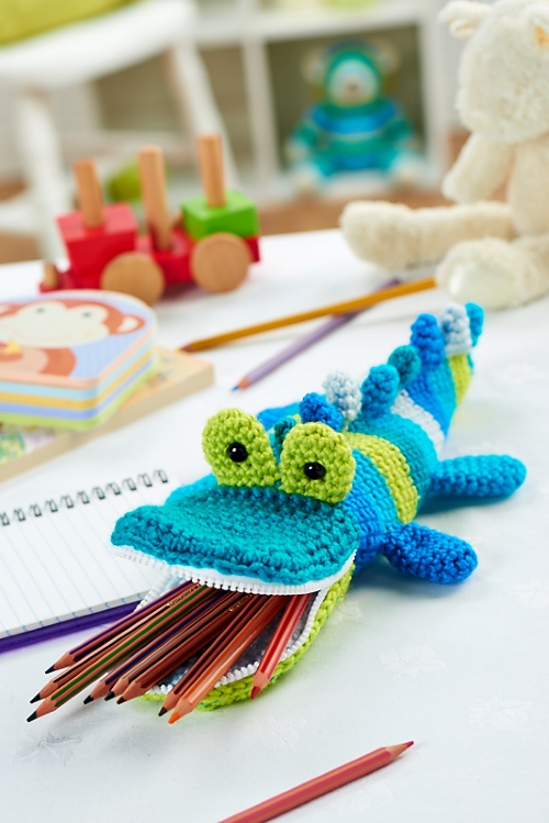 Crocodile Pencil Pouch Free Crochet Pattern
