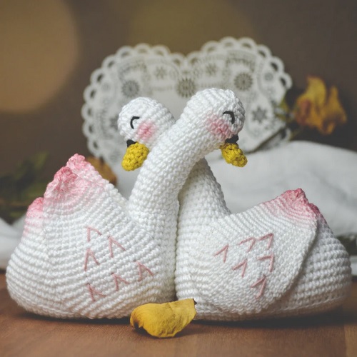 Valentina - Swan
