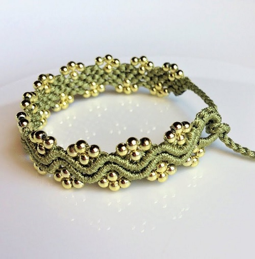 simple wavy bracelet