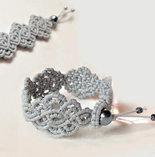 Macrame bracelet tutorial