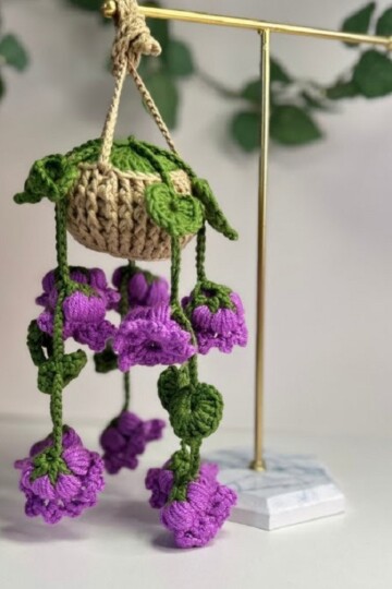 4 Crochet Bell-shaped Flowers Free Patterns