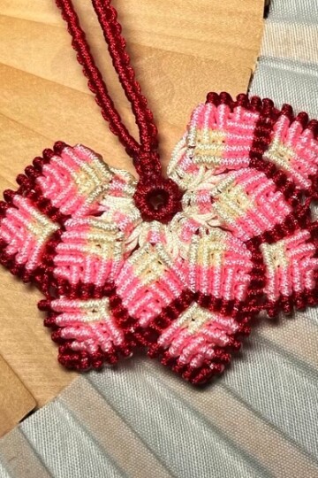 8 Macrame Flower Pendant Necklace Free Patterns