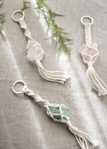 10 Macrame Crystal Keychain Free Patterns
