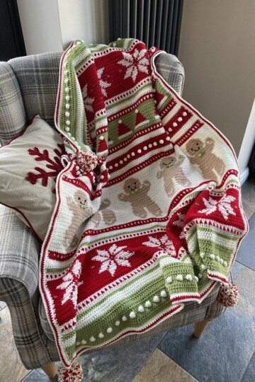 14 Christmas Blanket Free Crochet Patterns