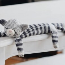 15 Crochet Sleeping Cat Free Patterns