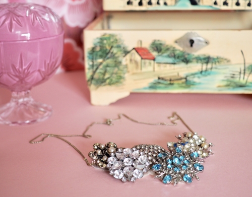 DIY Upcycle Vintage Brooch Necklace