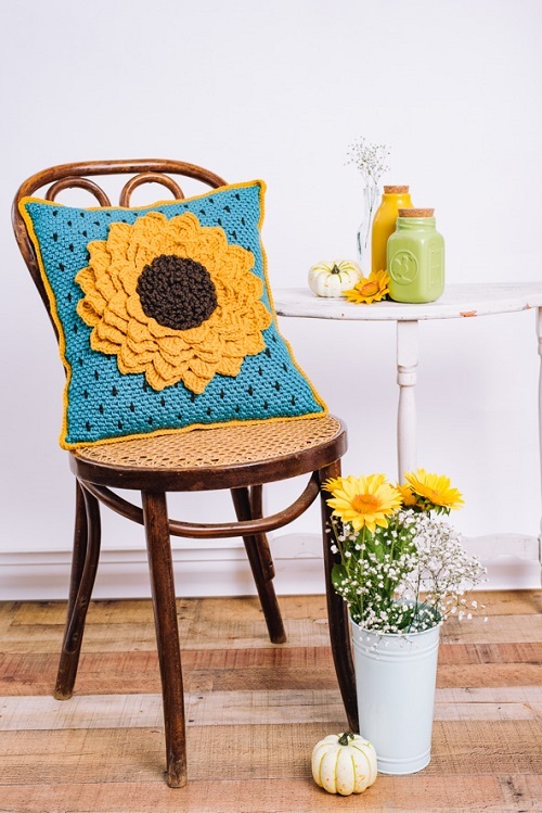 crochet sunflower pillow
