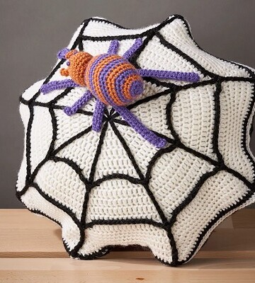 21 Crochet Animal Pillows Free Patterns