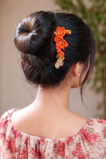 7 Crochet Floral Hair Pin Free Patterns