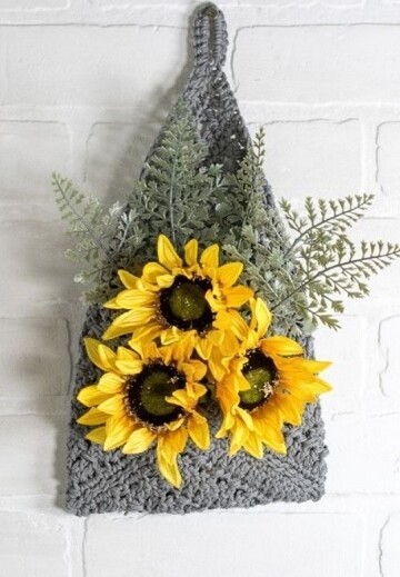 8 Crochet Flower Basket Wall Hanging Free Patterns