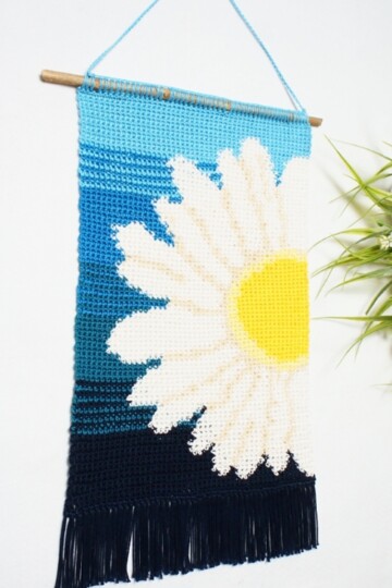 11 Crochet Floral Wall Hanging Free Patterns