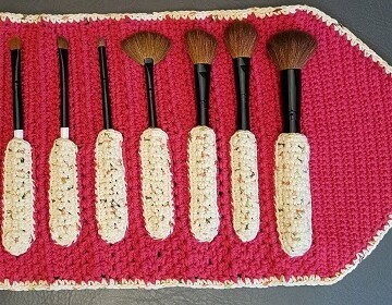 7 Crochet Makeup Brush Holder Free Patterns